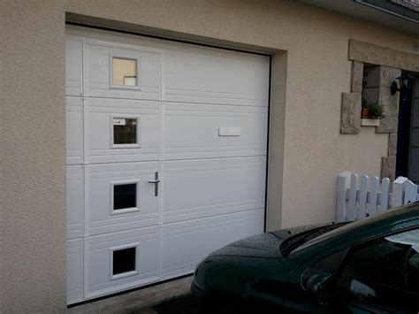 porte de garage avec hublot|isolation de porte garage.